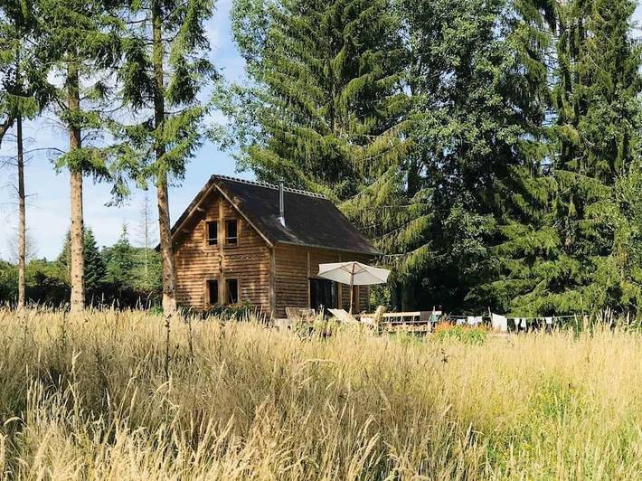 Gîte pour 4 personnes, avec Terrasse et Jardin ainsi que Vue sur le lac et Vue dans Feings