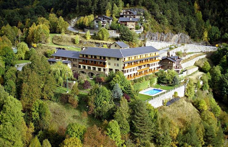 Hôtel pour 2 personnes, avec Balcon et Terrasse ainsi que Jacuzzi et Jardin à Ordino