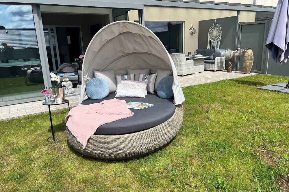 Ganze Wohnung, Whirlpool mit Wintergarten und tollen Außenbereich und Liegemuschel im Garte in Habscheid, Eifelkreis Bitburg-Prüm