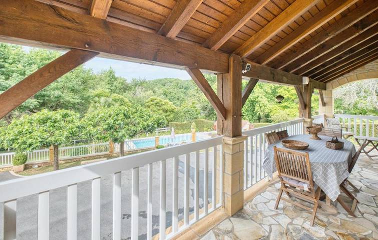 Location de vacances pour 7 personnes, avec Jardin et Piscine à Le Lardin-Saint-Lazare - 3