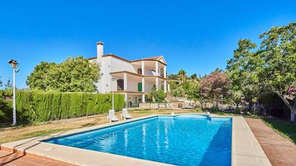 Location de vacances pour 12 personnes, avec balcon/terrasse à Olvera