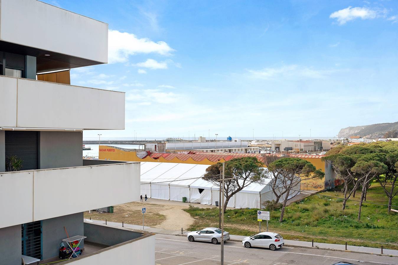Apartamento entero, Apartamento 'El Tajo' con vistas al mar, terraza privada y Wi-Fi in Playa Barbate, Barbate