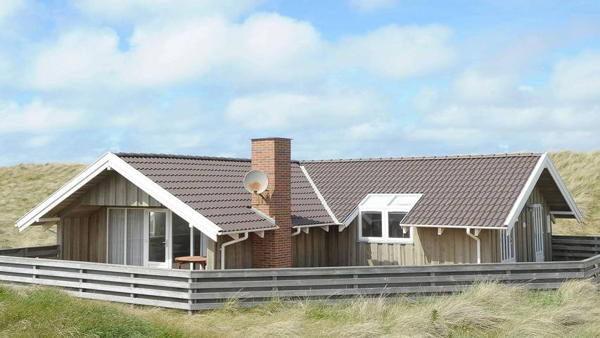 Ferienhaus für 6 Personen, mit Whirlpool und Sauna sowie Terrasse in Houvig