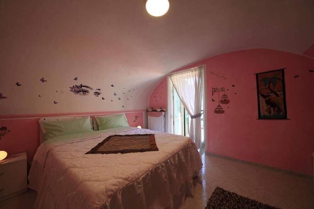 Entire apartment, Dolls House Holiday Home in Minori, Amalfi Coast
