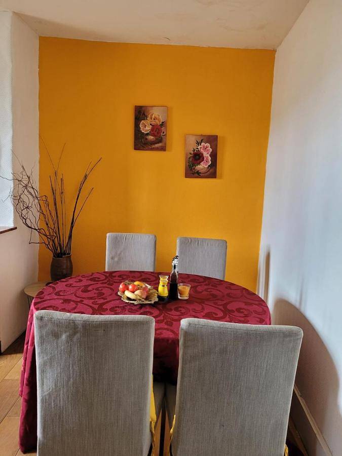 Appartement de vacances pour 2 personnes, avec jardin ainsi que vue et terrasse