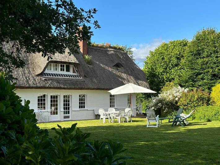 Location de vacances pour 6 personnes, avec jardin et terrasse dans La Haye-Aubrée