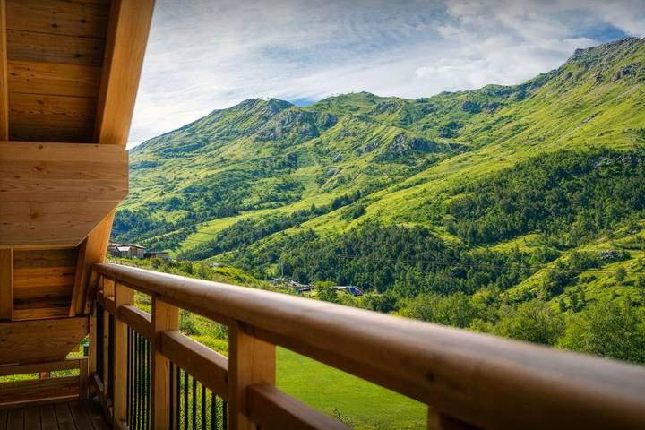 Vakantiewoning voor 14 personen, with Whirlpool and Terras as well as Sauna in Les Menuires