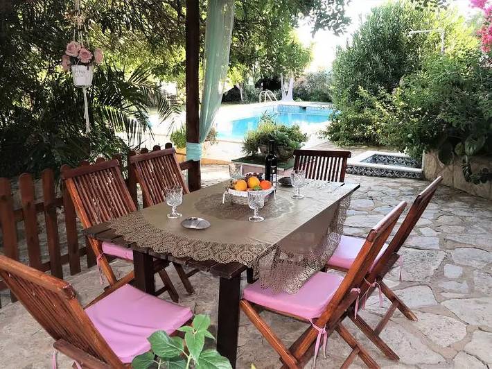 Villa for 6 people, with pool and garden in Faro