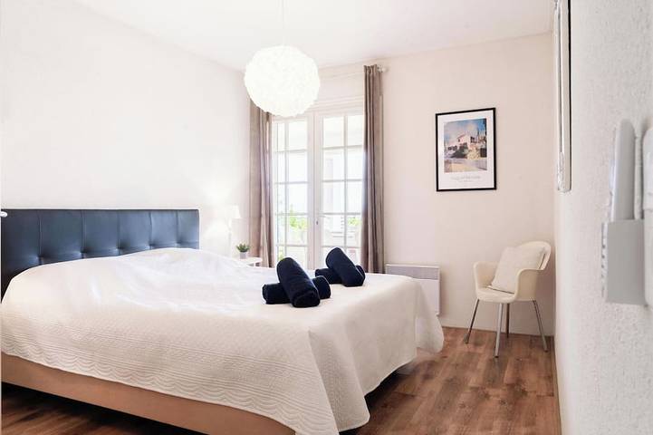 Location de vacances pour 6 personnes, avec piscine ainsi que terrasse et jardin à Escales - 4