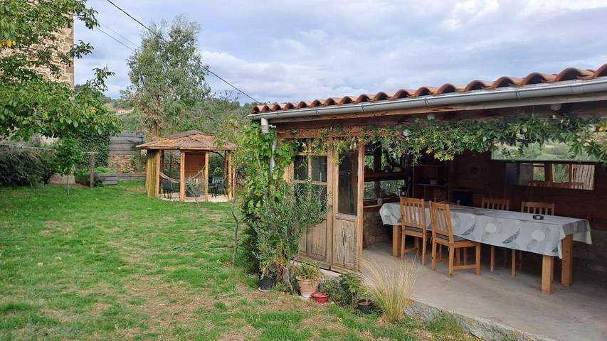 Location de vacances pour 4 personnes, avec terrasse et vue à Bozas - 4