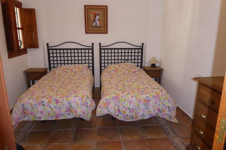 Stylish townhouse with superb views, elegant courtyard, pool and large terraces in Álora, Cordillera Penibética