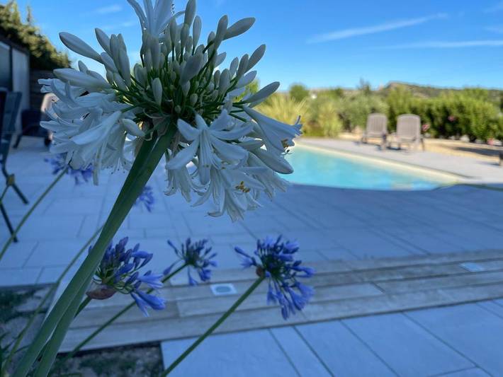 Location de vacances pour 10 personnes, avec Terrasse ainsi que Jardin et Piscine à Châteauneuf-les-Martigues