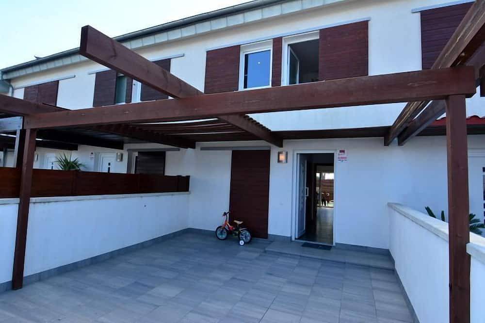 Casa adosada con piscina privada y terraza in Roda de Bará, Costa Dorada
