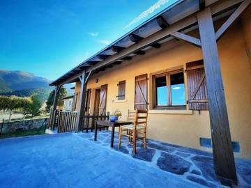 Gîte pour 6 personnes, avec jardin ainsi que terrasse et vue à Saint-Pierre-dels-Forcats