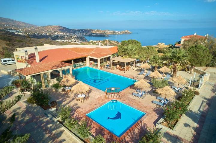 Appart’hôtel, avec Terrasse et Jardin ainsi que Piscine et Vue