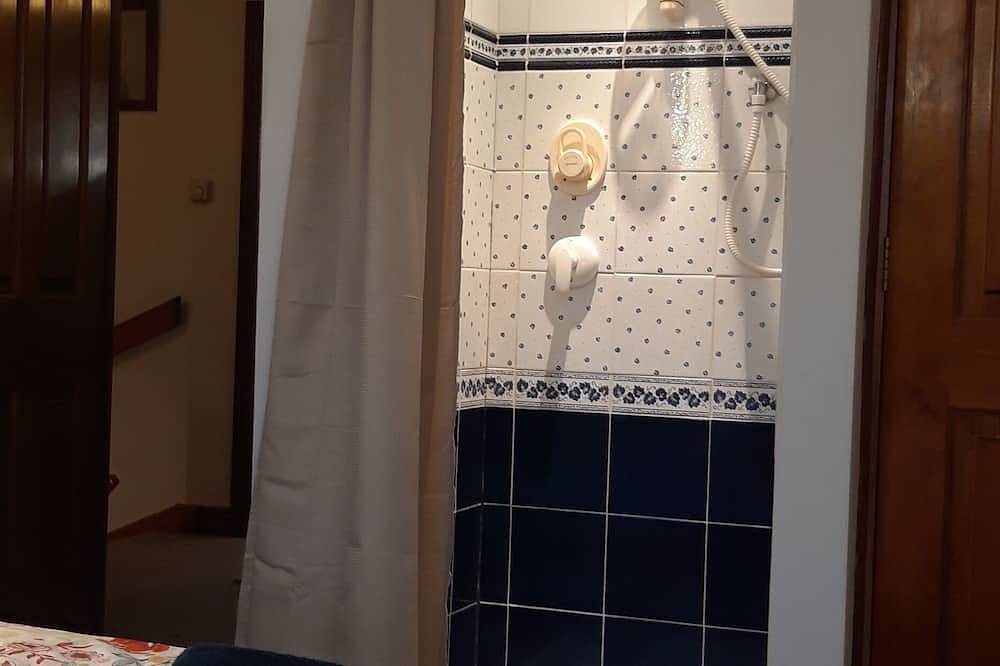 Cozy house, 3 bedrooms with private parking, wifi. in Norwich, Norfolk