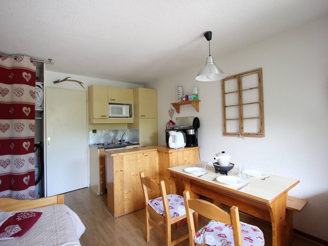 Estudio entero, Estudio acogedor con balcón y se aceptan mascotas en Chamrousse in Chamrousse, Parque Nacional de los Ecrins