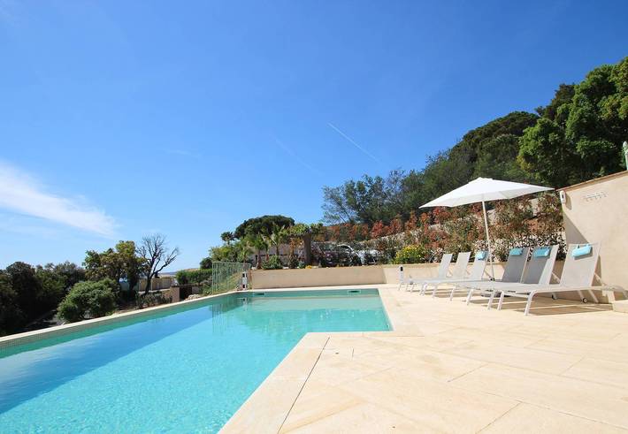 Gîte pour 10 personnes, avec piscine, adapté aux familles dans Plage Des Elephants - 2