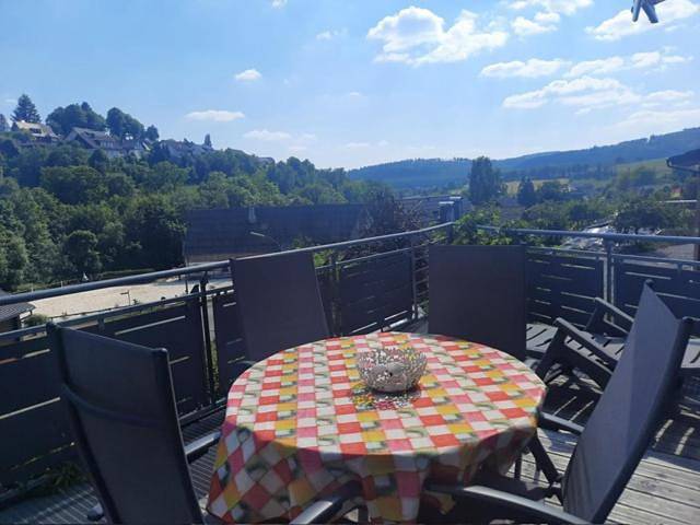 Ferienhaus für 10 Personen, mit Balkon und Terrasse sowie Garten und Sauna im Siegerland
