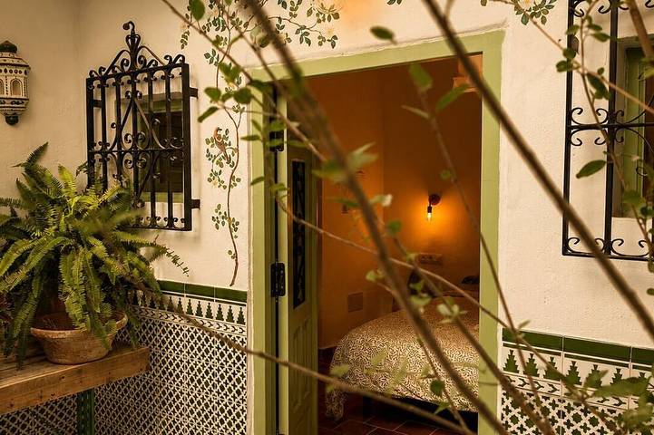Encanto Guesthouse room 6, Rosa in Canillas de Aceituno, Cordillera Penibética