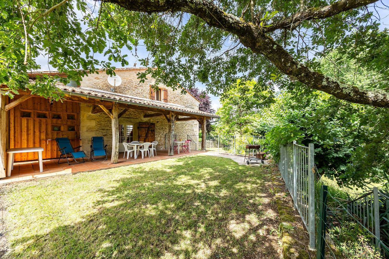 Gîte la sarpette, isolé en pleine nature in Sainte-Radegonde, Région de Libourne