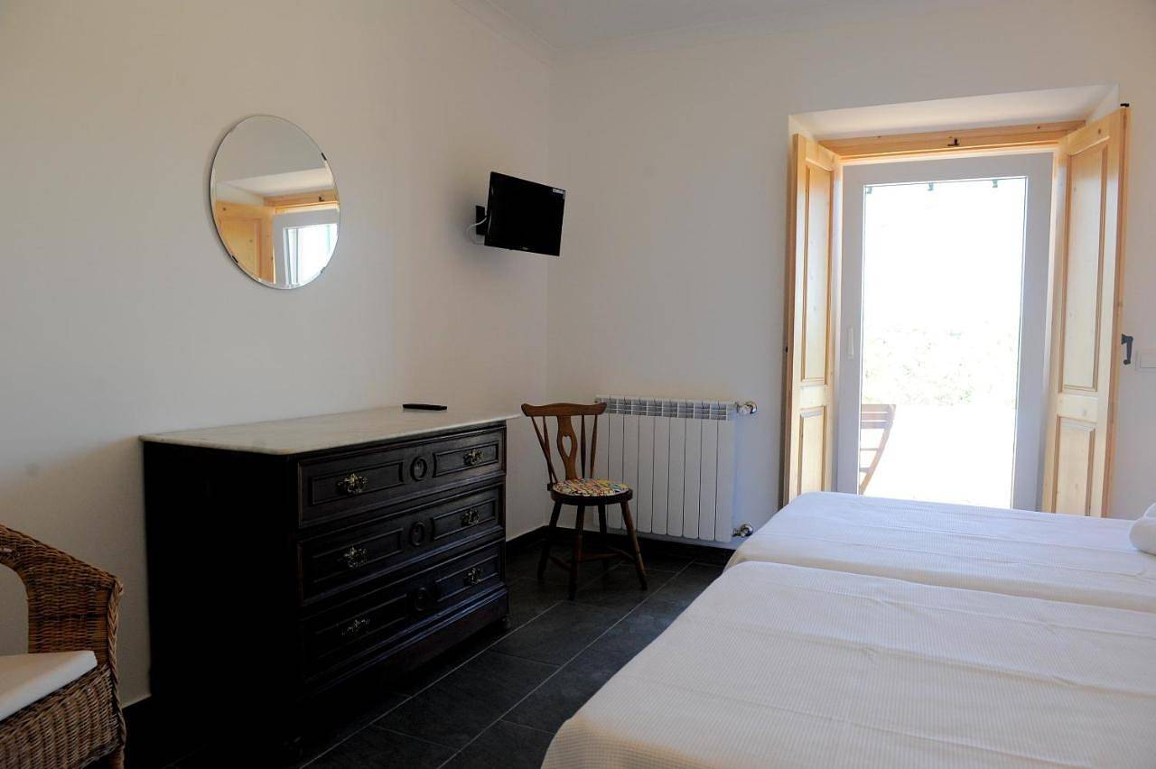 Twin Room with Pool View in Chancelaria, Distrito de Santarém