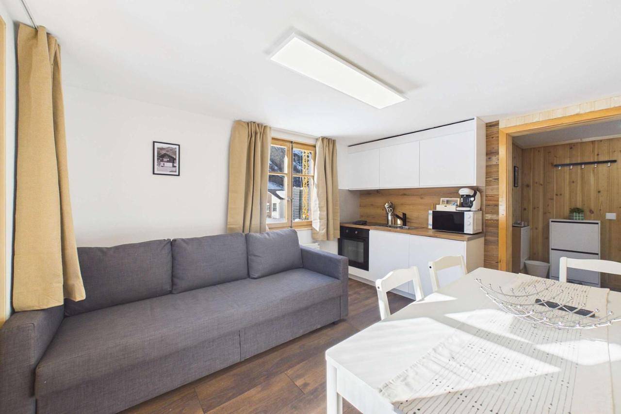 Ganze Wohnung, Spacious Alpine Family Apartment near Zermatt in Randa, Walliser Alpen