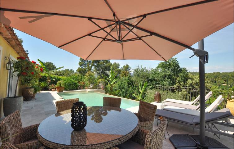 Location de vacances pour 6 personnes, avec piscine ainsi que terrasse et jardin à Bagnols-en-Forêt - 3