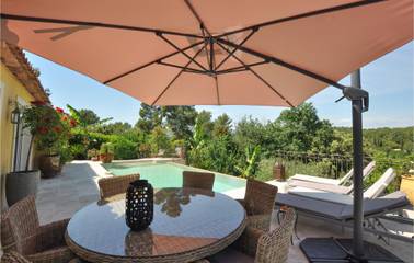 Location De Vacances pour 6 Personnes dans Bagnols-en-Forêt, Région de Draguignan, Photo 2