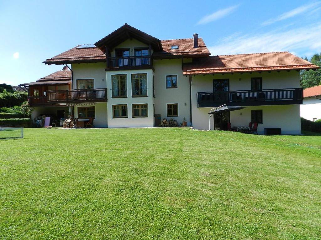 Ganze Wohnung, Apartment with Balcony in Wessobrunn, Romantische Straße