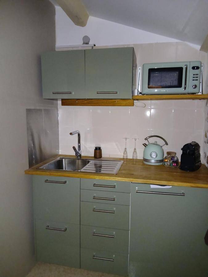 Gîte pour 2 personnes, avec piscine et jardin ainsi que sauna et vue à Gagnières - 4