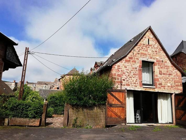 Location de vacances pour 6 personnes, avec terrasse et vue, animaux acceptés à Sébrazac - 4