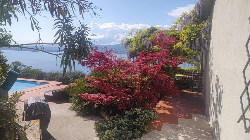 Villa für 10 Personen, mit Seeblick und Pool sowie Garten und Ausblick, mit Haustier am Gardasee - 2