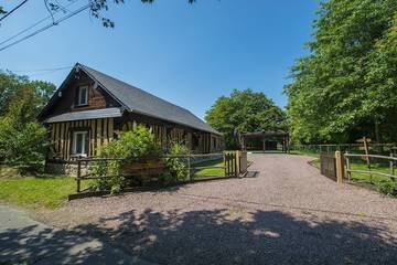 Gîte pour 8 personnes, avec jardin et terrasse à Manneville-la-Raoult