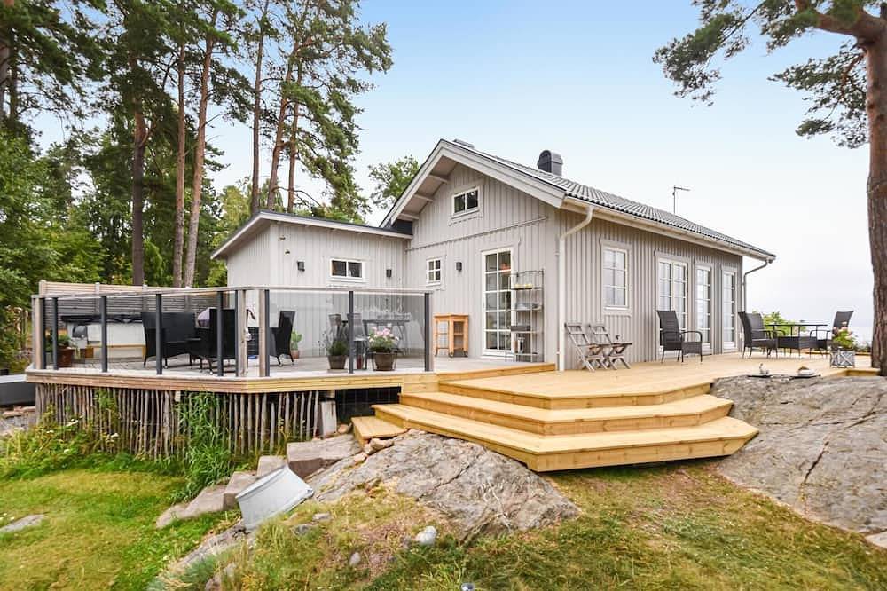 Schönes Haus mit 3 Schlafzimmern in. in Lidköping, Vänern