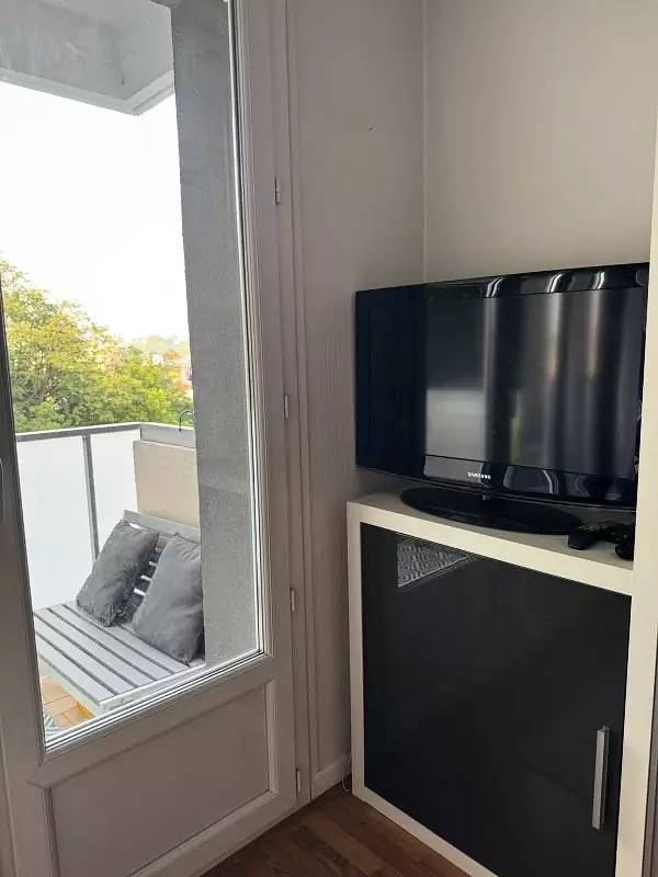 Gîte pour 4 personnes, avec balcon à Écully - 3
