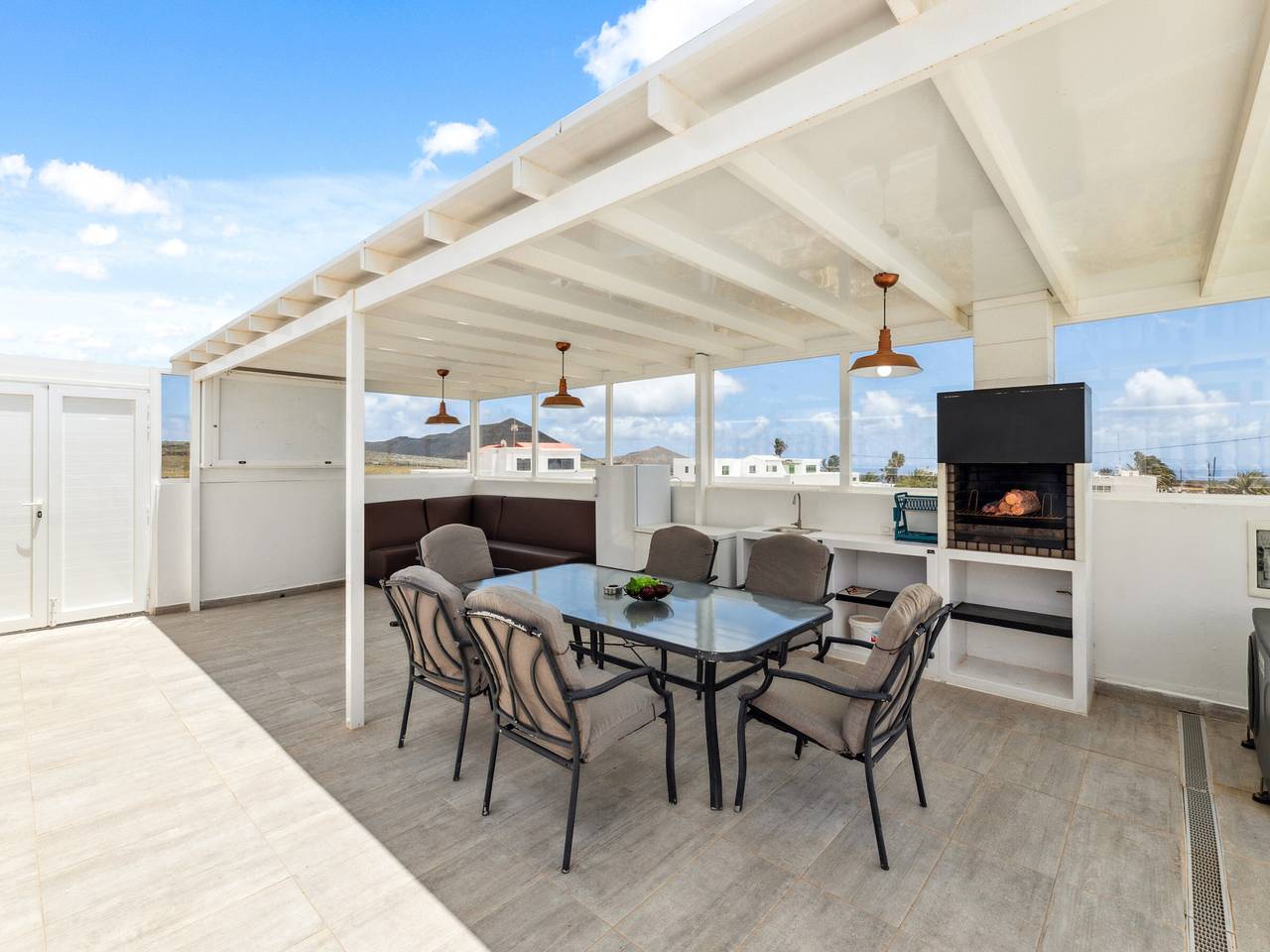 Villa spacieuse et lumineuse à Costa Teguise avec piscine privée chauffée in El Mojón (Lanzarote), Teguise