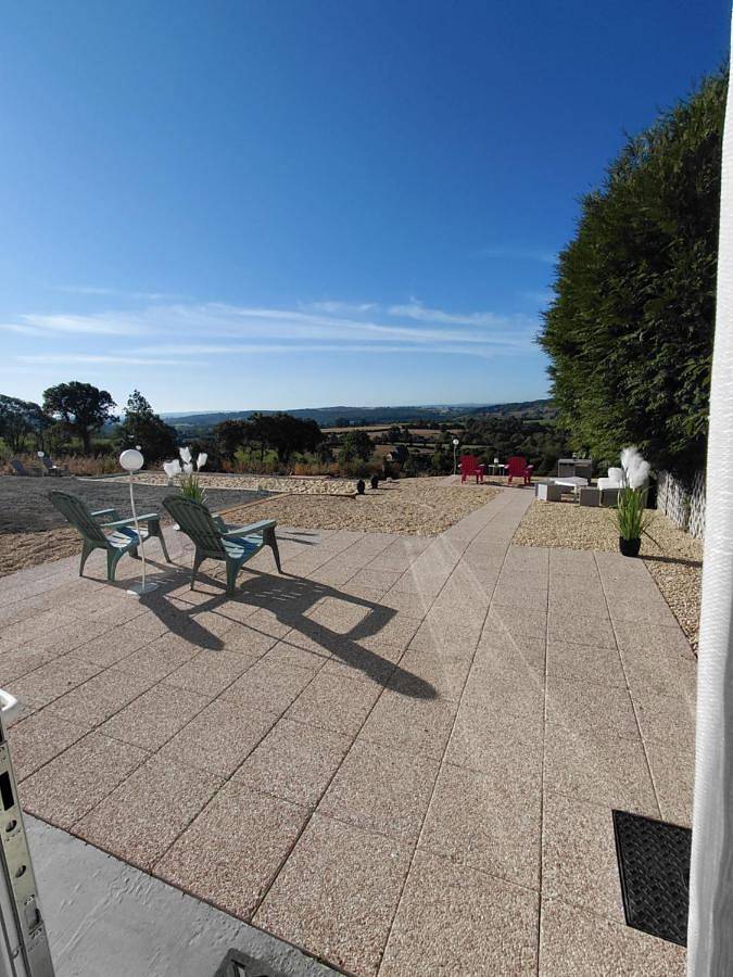 Gîte pour 5 personnes, avec Terrasse ainsi que Jardin et Vue dans Bures Les Monts