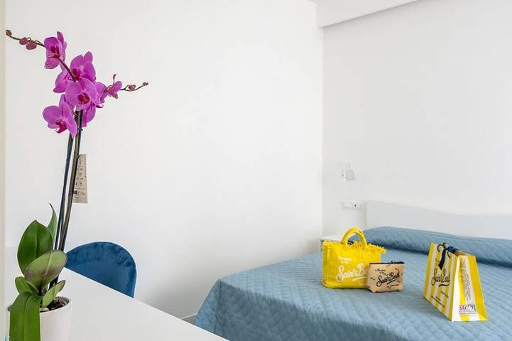 Guesthouse for 3 people, with balcony in Sorrento