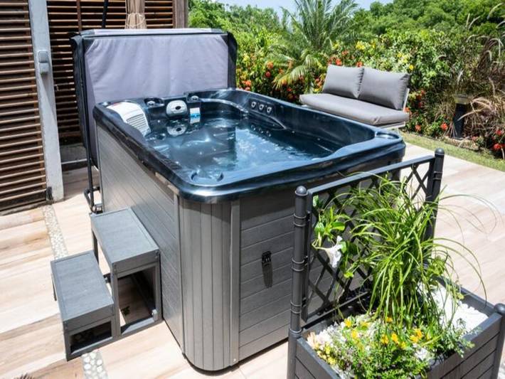 Gîte pour 4 personnes, avec jardin et jacuzzi, adapté aux familles à Capesterre-de-Marie-Galante - 2