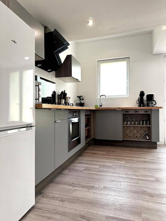Gîte pour 6 personnes, avec terrasse à Mohon
