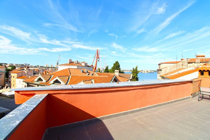 Ferienwohnung für 4 Personen, mit Terrasse in Pula - 2