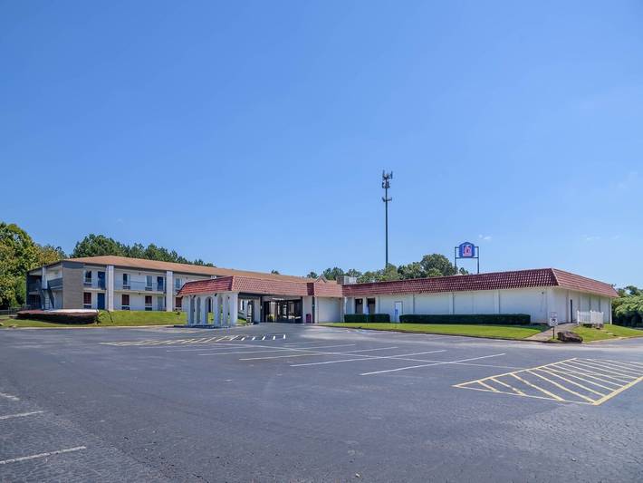Apartamento entero, 1 cama King | Mob Acc Ri Shwr Nsmk Micfridg in Georgia (Estados Unidos)