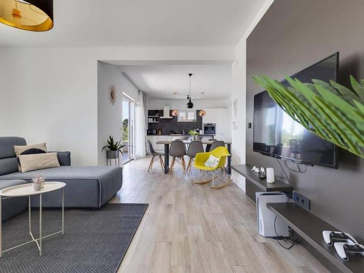 Villa pour 10 personnes, avec vue ainsi que jardin et piscine à Biograd na Moru - 4