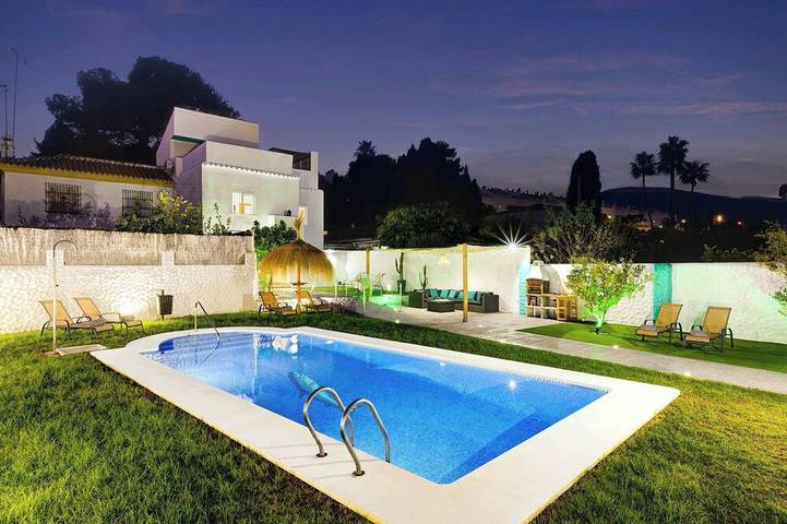 Villa for 10 people, with garden in Torremolinos