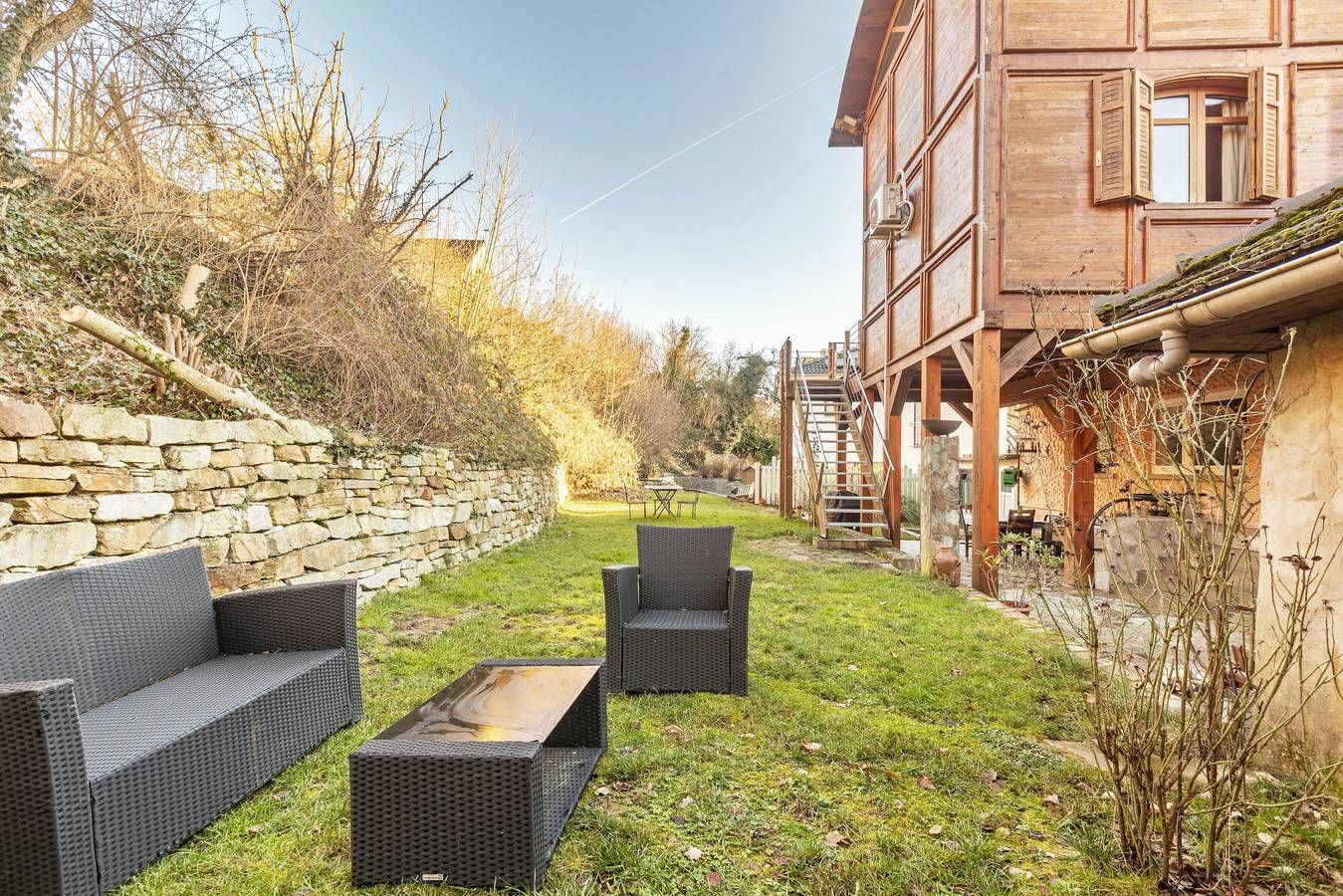 Apartamento entero, Apartamento 'Green Wonder' con terraza compartida, jardín privado y Wi-Fi in Friedrichsdorf, Hochtaunuskreis