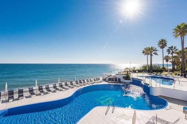 Ferienhaus für 8 Personen, mit Garten und Pool sowie Balkon - 1