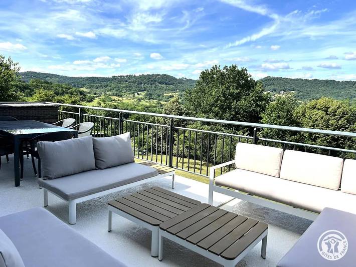 Gîte pour 6 personnes, avec terrasse à Meyssac