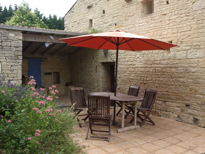 Gîte pour 4 personnes, avec Jacuzzi et Piscine