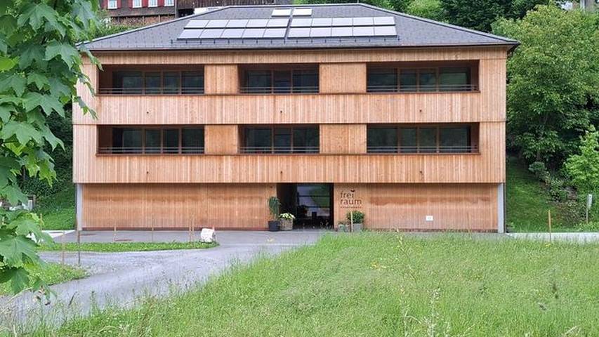 Ferienwohnung für 2 Personen, mit Ausblick und Sauna sowie Balkon in Mellau